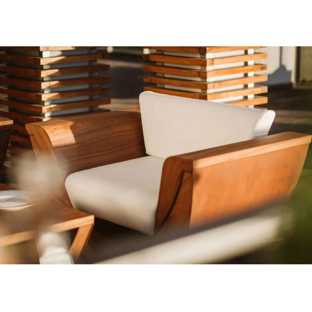 Narie Outdoor Lounge Sitzgruppe Mit Couch Tisch Cortenstahl Ice Weiß – Bild 4