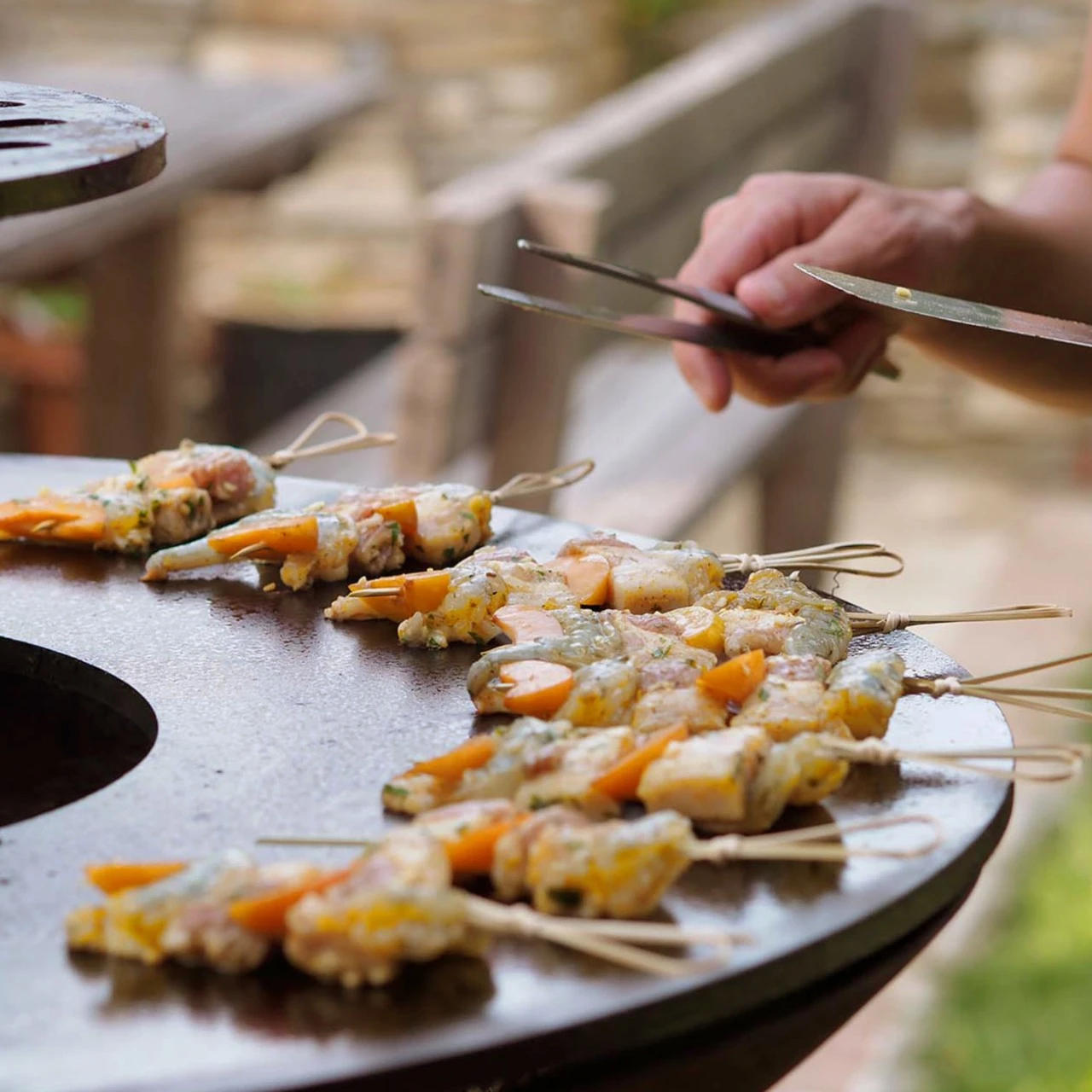 Gartenkamin Plancha Grill PIO100 Cortenstahl Mit Holzfach – Bild 8